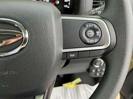 純正オプションはもちろん、社外のナビやフリップダウンモニター、ドライブレコーダー、ETC等、お客様のご希望のオプション取付も可能♪お客様による商品持込み、取付のみの対応もしております♪