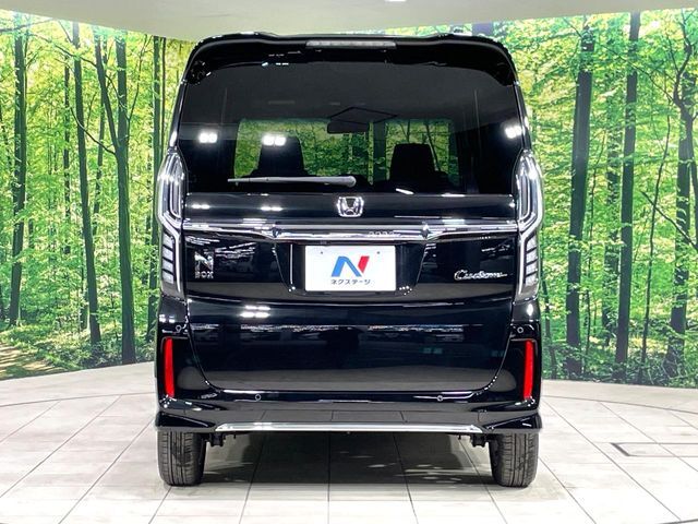 安心の最長10年・走行無制限保証（有償）をご用意。保証内容も充実はもちろん、無料点検＆オイル交換や、年中無休の全国・24時間ロードサービスも付帯されておりますのでご安心下さい。