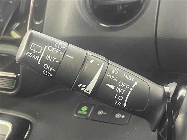 【運転席操作部】快適なドライブを楽しむための機能が装備されています！運転席から触れるので、使いやすいです！除菌プランいれていただくと、さらに清潔で安心していただけます！