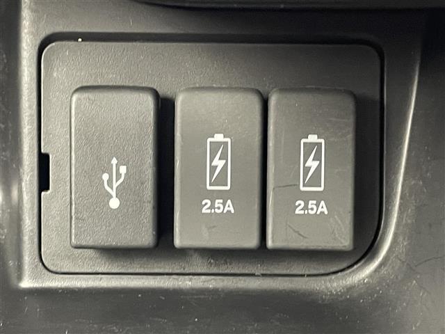 【運転席操作部】快適なドライブを楽しむための機能が装備されています！運転席から触れるので、使いやすいです！除菌プランいれていただくと、さらに清潔で安心していただけます！