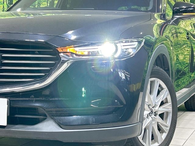 【LEDヘッドライト】悪天候や夜間走行時も良好な視界を確保し安心して運転できる高輝度LEDヘッドライトを装備！点灯速度が早く、消費電力も抑えられています。