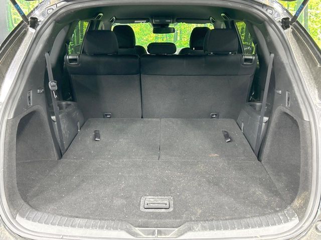 普段のお買い物や通勤、送迎等に十分な荷室スペースを確保しております。リアシートを倒すと、大きな荷物の積載も可能です♪