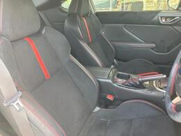 「この車の写真をもっと見たい」「状態が気になる」「この装備はついている？」どんな小さな疑問でもお気軽にお問い合わせください！