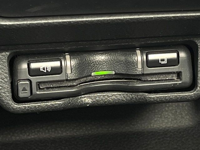 【ETC】高速道路の料金所をストレスなく通過！話題のスポットやサービスエリアに多い「スマートIC」利用時は必須のアイテムです。当店でセットアップを実施、ご納車当日からすぐにご利用いただけます！