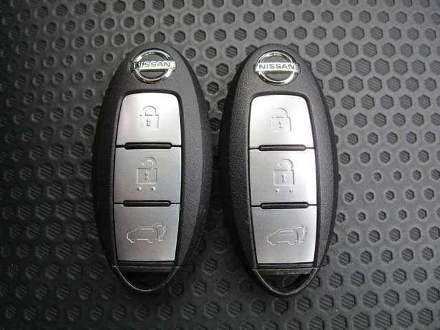 『インテリジェントキ-』機械的な鍵を使用せずに車両のドアの施錠/解錠、エンジン始動が可能なシステムです！