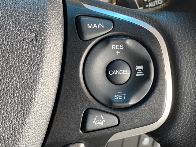 【アダプティブクルーズコントロール】と【レーンキープアシスト】はドライバーの運転負担を大幅に軽減してくれます◎特に高速道路で大活躍！一度味わったらやめられない！？