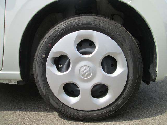 14インチフルホイールキャップ装着車です。