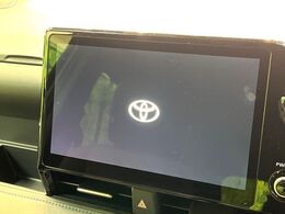 【10.5インチ　ディスプレイオーディオ】大画面のディスプレイはAppleCarPlayやAndroidAutoが利用可能。大きな画面でスマホナビアプリ等が利用いただけます♪