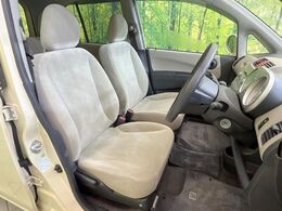運転席シート廻りは使用感も少なく、良好な状態となっています。丁寧に使われていたことがよくわかりますね。