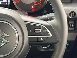 【レーダークルーズコントロール】高速道路での長距離走行が楽に！！自動で速度を保つクルーズコントロールが、衝突軽減システムと連携し、前方の車両を感知して車間を保つように速度調節してくれます！！