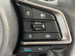 【全車速追従機能付クルーズコントロール】高速道路での長距離走行が楽に！！自動で速度を保つクルーズコントロールが、衝突軽減システムと連携し、前方の車両を感知して車間を保つように速度調節してくれます！！