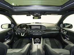 納車前に自社工場にて入念に納車前整備を施します。プレミアム輸入車専門店ならではのノウハウで、消耗品の交換はもちろん、その車種の弱点を押さえた整備も好評です。