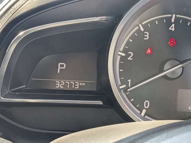 32，773kmとまだまだこれからです！！特にディーゼル車ですので遠乗りに持って来いです☆