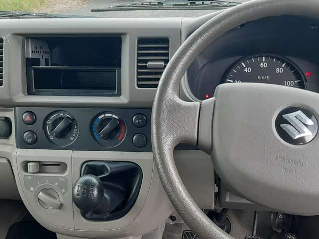 車を操る大事な部分です。安全点検は常に行っております。