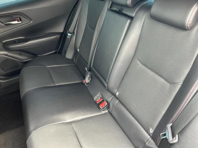 WECARSでは各商談席に大型モニターをご用意しております！見やすい大画面でゆったりと全国の在庫をご覧いただけます！是非ご来店お待ちしております！