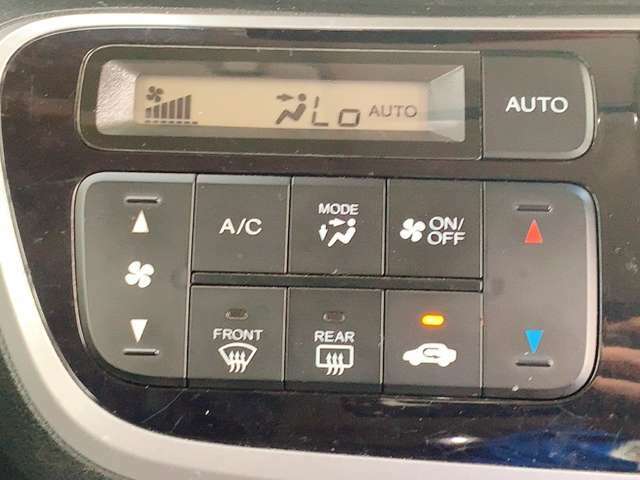 【オートエアコン】寒い冬も暑い夏でも自動で設定した温度に調節してくれます♪