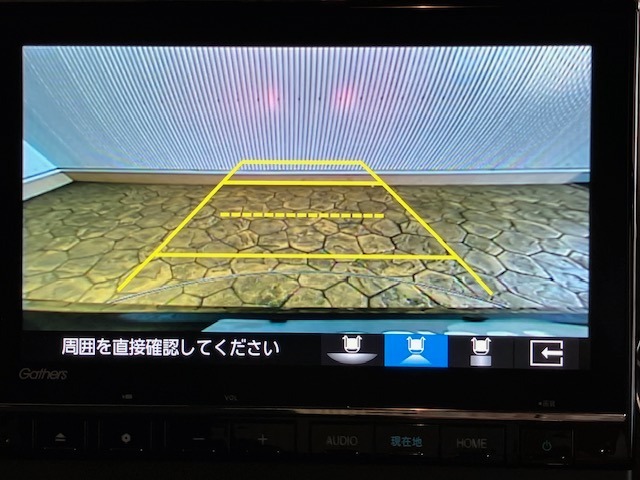 【バックカメラ】リバースにするだけで映ります、後方の安全確認や、狭い駐車場での車庫入れ、雨の日や夜間など視界の悪い時に便利です！安全にバックする為には欠かせない装備です。