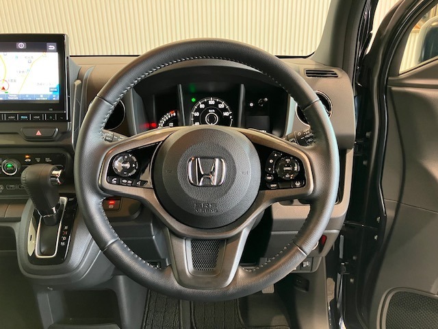 【Honda SENSING】衝突被害軽減ブレーキ〈CMBS〉、ACC〈アダプティブ・クルーズ・コントロール〉、LKAS〈車線維持支援システム〉、誤発進抑制機能、等で安全運転のサポートをします！