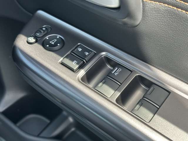 ★納車前に、専属のクリーニングスタッフが、ピッカピカにクリーニングして納車いたします！もちろん、ピッカピカの状態でお渡しするクリーニング費用も支払総額に含まれています！