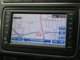 今では必需品のアイテム！VW純正メモリーナビ！知らない道もナビがあれば安心！フルセグも付いてます！お客様のカーライフを快適にサポートしてくますね♪