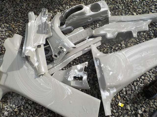 こんな感じで内張外して丸洗い＆天日干しで殺菌