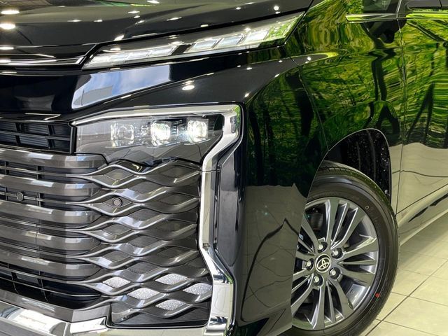 【LEDヘッドライト】悪天候や夜間走行時も良好な視界を確保し安心して運転できる高輝度LEDヘッドライトを装備！点灯速度が早く、消費電力も抑えられています。