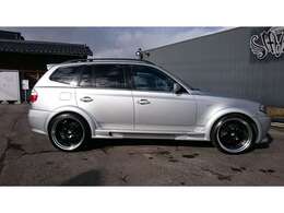 修復歴は左フロントインナーパネル小歪みのとても小さい修復歴です。検査機関によっては修復歴車になりません。小修復歴のため走行にはなんら支障はございませんよ☆^^！☆