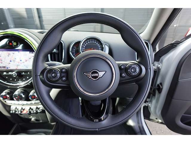 使用感の出やすいステアリングの状態も良好です！