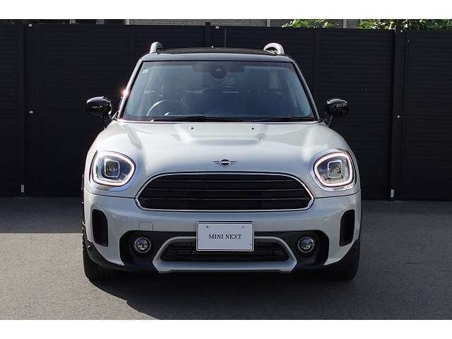 お車詳細や展示状況はフリーダイヤル（0066-9711-317961）または、MINI NEXT城東鶴見06-6933-3298迄お問合せ下さい。