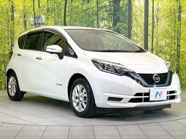 大好評のボディコーティング「弾スプラッシュコート」もご納車までに施工可能。通常のガラスコートと異なる、耐久年数6年の無機質ガラスコーティングが、ボディをキレイな状態に保ってくれます。