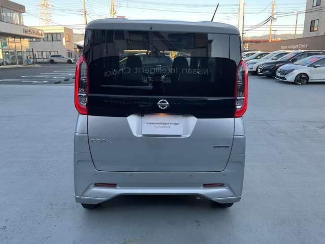 後席周りはプライバシーガラス仕様です。