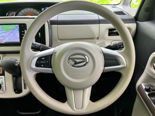 WECARSの展示場では実際に見て、触ってお車をお選びいただけます！知識の豊富な営業スタッフが様々なカーライフをご提案いたします！