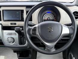 【ハンドル】安心の全車保証付き！（※部分保証、国産車は納車後3ヶ月、輸入車は納車後1ヶ月の保証期間となります）。その他長期保証(有償)もご用意しております！※長期保証を付帯できる車両には条件がございます。