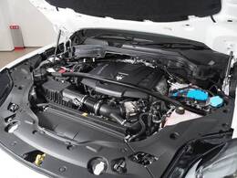 マセラティ新時代の2リッターL4　ハイブリッドエンジン　330馬力（カタログ値）。是非店頭でその走りやエギゾーストを、肌で、耳でご体感ください。