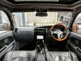 アイポイントが高いので視認性が高く、運転しやすいお車です！