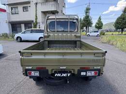 室内展示場を完備しておりますので、天候の悪い日でもゆっくりと車両をご覧下さい。