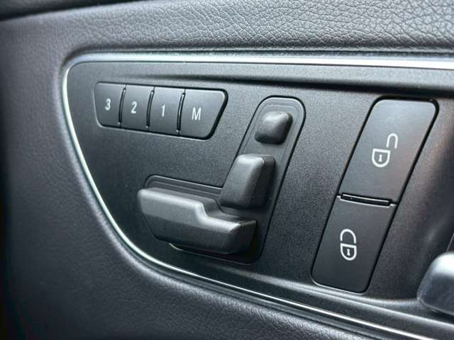 運転席、助主席共にパワーシート装備です！