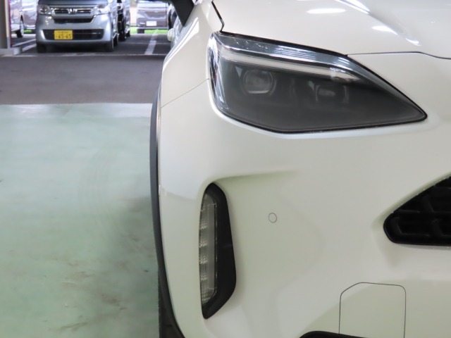 LEDヘッドライトは、点灯の瞬間から最大光量を発揮し、突然暗くなるトンネルなどでの安定感を高めます。