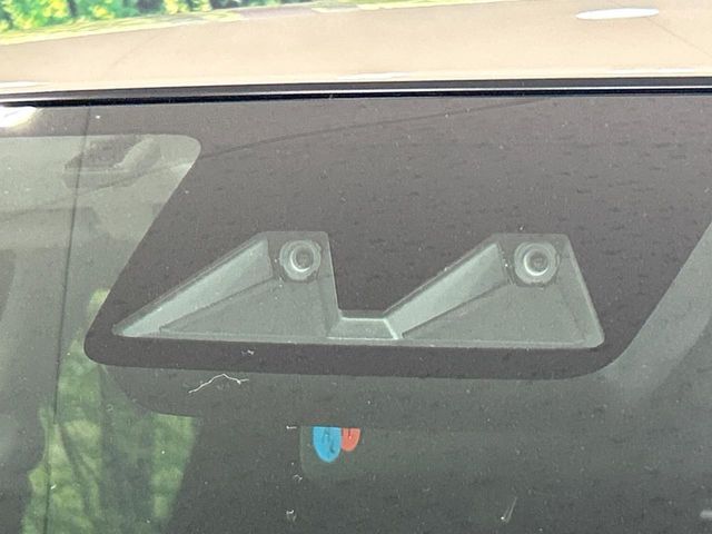 【トヨタセーフティセンス】走行中に前方の車両等を認識し、衝突しそうな時は警報とブレーキで衝突回避と被害軽減をアシスト。より安全にドライブをお楽しみいただけます。