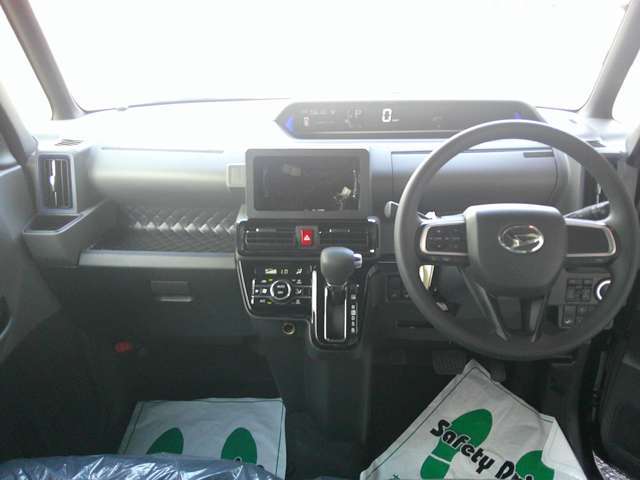 広い駐車場も完備しております！