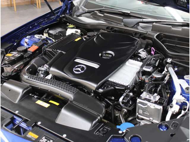 DOHC 直列4気筒Blue DIRECTターボエンジン　ダイレクトセレクトレバー　パドルシフト　ECOスタート/ストップ　電子制御9速AT　ダイナミックセレクト　キーレスゴー　正規ディーラー車