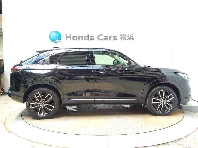 全長433cm、幅179cm、高さ159cmのお車になります。