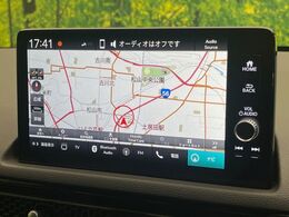 【メーカー純正9インチナビ】インテリアに溶け込むスタイリッシュな「専用設計」メーカーナビを装備♪視認性や操作性など基本性能にも優れ、より上質なカーライフをお楽しみいただけます。