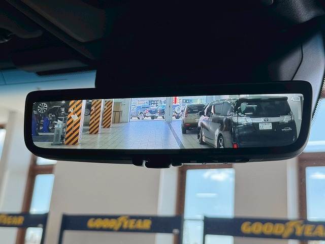 【デジタルインナーミラー】を搭載しております。ミラーにより後方確認ができますので、駐車の際などに役立ちます。