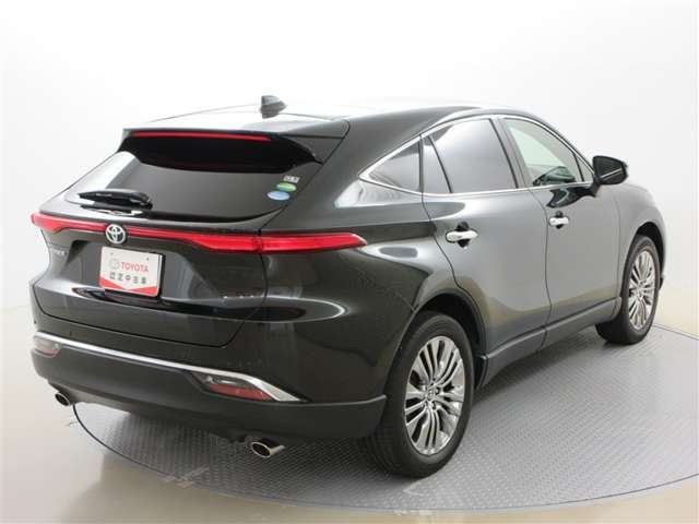 1年間走行距離無制限の「ロングラン保証」が付いてます。年式は問わず全国約5000ヶ所のトヨタのお店で保証修理を受けることができます。