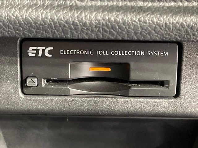 【ETC】高速道路の料金所をストレスなく通過！話題のスポットやサービスエリアに多い「スマートIC」利用時は必須のアイテムです。当店でセットアップを実施、ご納車当日からすぐにご利用いただけます！