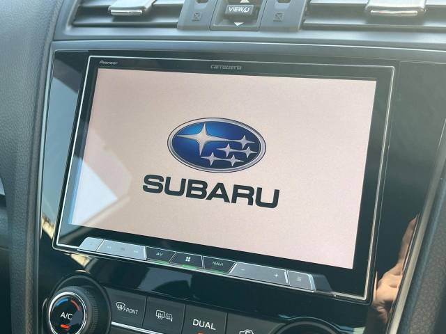 【カロッツェリア純正8型ナビ】人気の純正ナビを装備しております。ナビの使いやすさはもちろん、オーディオ機能も充実！キャンプや旅行はもちろん、通勤や買い物など普段のドライブも楽しくなるはず♪