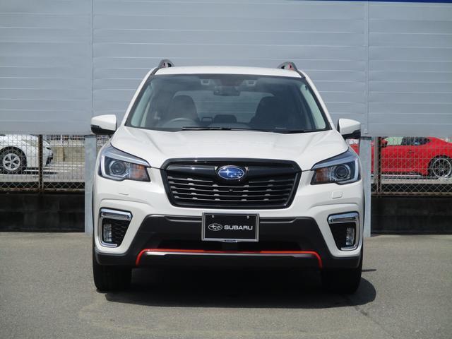 SUBARU認定中古車は、独自の基準を満たした品質の良い車です。徹底したチェックと点検整備により、お乗りいただけます。