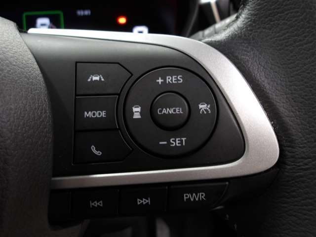 長距離や高速道路で便利”クルーズコントロール”装備です♪