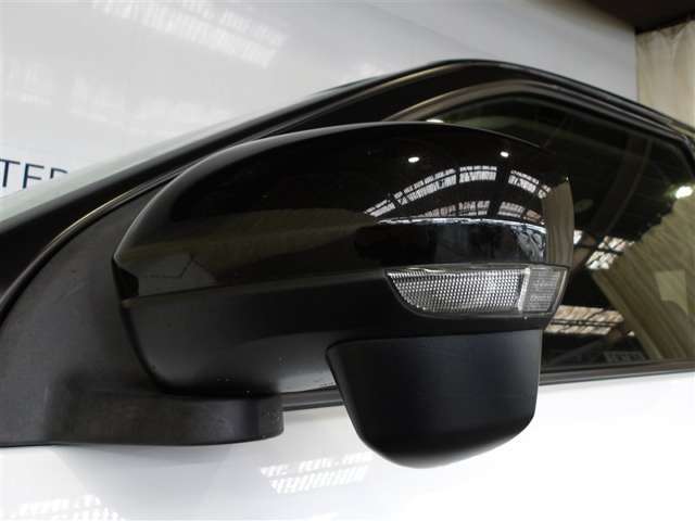 ウィンカー付ミラーなので対向車からの視認性も良く安心してお乗り頂けます♪